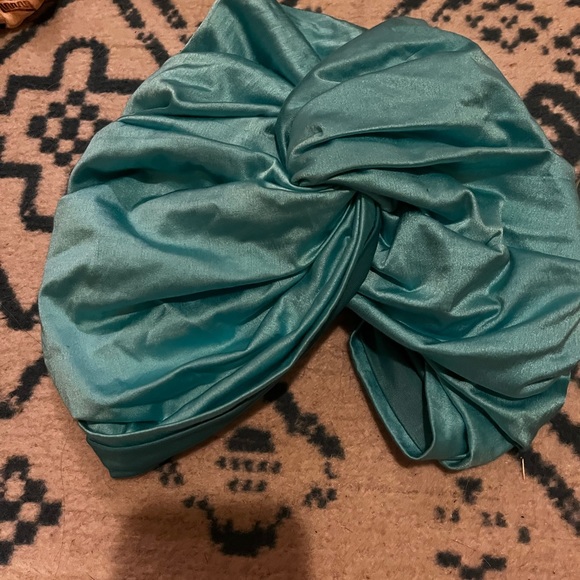 Mary Jane Claverol Blue Turban - Picture 4 of 5